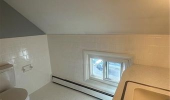 16 King St, North Providence, RI 02911
