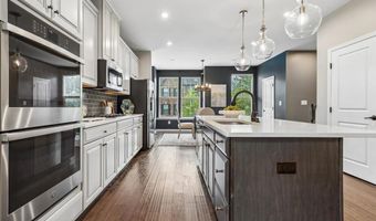 43498 APPLE ORCHARD Sq, Ashburn, VA 20148