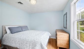 364 Orchard Woods Dr, North Kingstown, RI 02874
