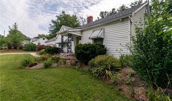 1706 N 2nd St, Atchison, KS 66002