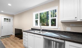 1 Country Manor Rd, Beaufort, SC 29906
