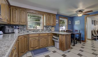 2320 S GREENVIEW St, Appleton, WI 54915