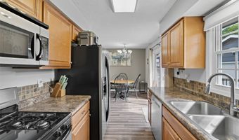 1028 7th St NW, Altoona, IA 50009