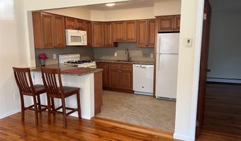 15 Cedar St, Amityville, NY 11701