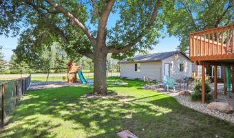 11 Linda Ln, Aberdeen, SD 57401
