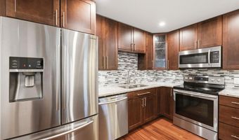 929 Claytonbrook Dr 2, Ballwin, MO 63011