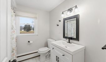 31 Charles St, North Kingstown, RI 02852