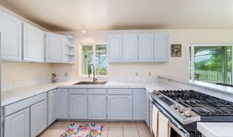 87-3476 MAMALAHOA Hwy, Captain Cook, HI 96704