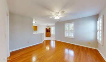 727 Chancery Ln, Aberdeen, NC 28315