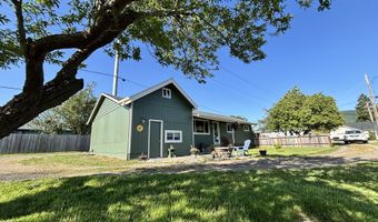 537 ART St, Brookings, OR 97415