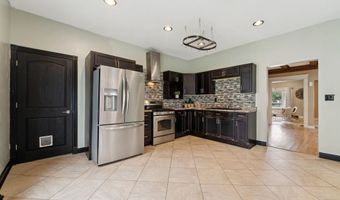 1325 N ONEIDA St, Appleton, WI 54911