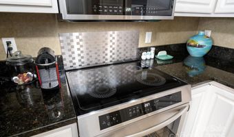 207 Farm Creek Dr E, Asheville, NC 28806