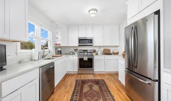 6 Cliff Ter, Newport, RI 02840