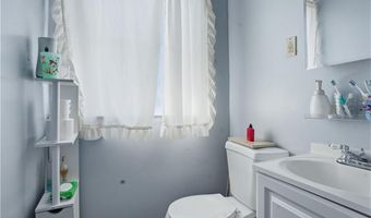 872 Lonsdale Ave, Central Falls, RI 02863