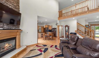 201 11th St NW, Altoona, IA 50009