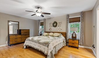 5 Little Village Ln, Belgrade, ME 04917