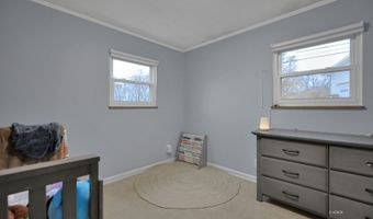 5 Lamar Dr, Athens, OH 45701