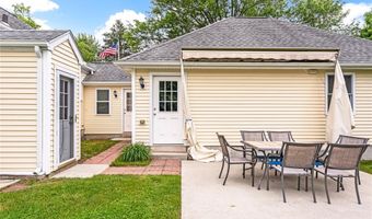 33 Upland Way, Barrington, RI 02806