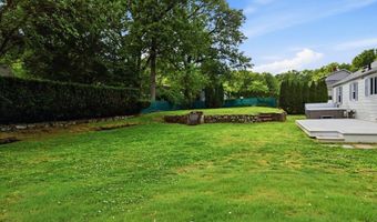 79 Spencer St, Agawam, MA 01001