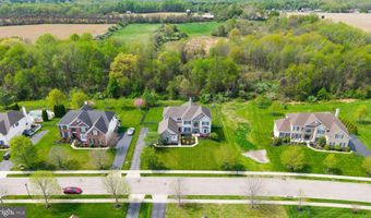 33 WATERTON Dr, Bear, DE 19701