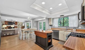 554 Lering Ct, Ballwin, MO 63011