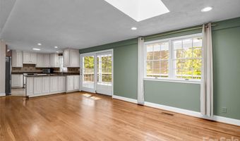 52 Forest Rd, Asheville, NC 28803