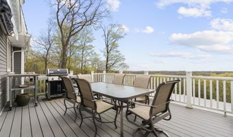 58 Lantern View Dr, Branford, CT 06405