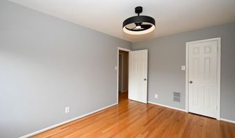 3107 BERRY Rd NE 11, Washington, DC 20018