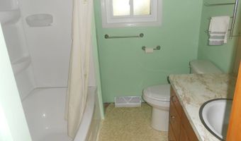 311 W Sycamore St, Abbotsford, WI 54405