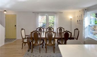 89 Narrow Ln, Charlestown, RI 02813