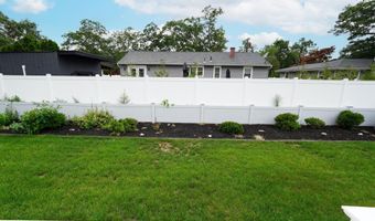 644 Berkeley Ave, Beachwood, NJ 08722