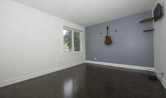 422 Beverly Ave, Addison, IL 60101