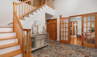 165 Lynn Cir, East Greenwich, RI 02818