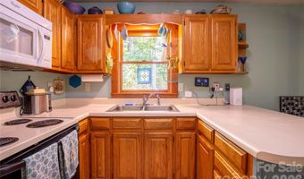 8 Westward Way, Bakersville, NC 28705