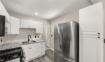794 Robinhood Dr, Aurora, OH 44202