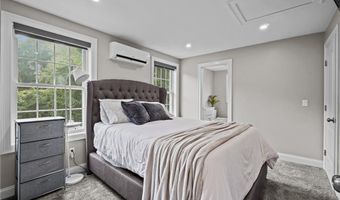 105 Amy Dr, Cranston, RI 02921