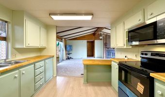 1029 FIFIELD St, Brookings, OR 97415