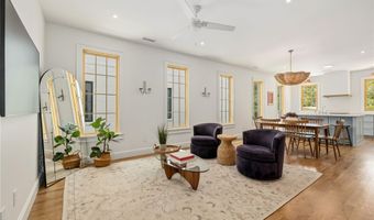 349 SE 4th St, Bentonville, AR 72712