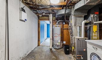 7133 Circleview Dr, Affton, MO 63123