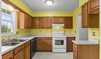 15 Walker Dr, Beattyville, KY 41311