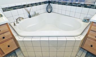 46 Rockland St, Barnegat, NJ 08005
