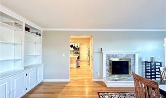 24 High St, Middletown, RI 02842