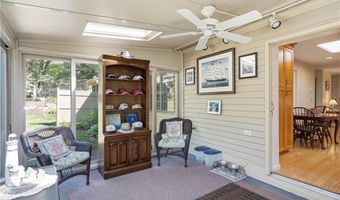 115 Pine Glen Dr, East Greenwich, RI 02818