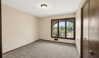 108 Hidden Meadow Rd, Apple Valley, MN 55124