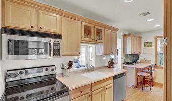 6 Rogers St, Blue Point, NY 11715