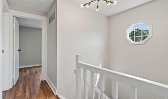 8336 CLAREMONT WOODS Dr, Alexandria, VA 22309