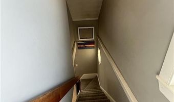 16 Dudley Ave 6, Newport, RI 02840