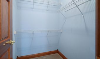 6040 Eden Dr, Aurora, IN 47001