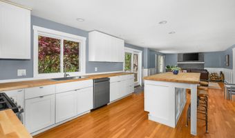 284 Bragg's Ln, Barnstable, MA 02630