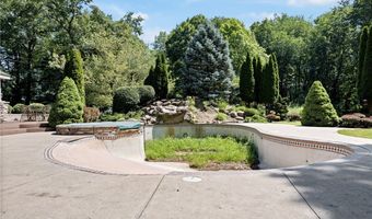 2351 Mallard Rd, Akron, OH 44319
